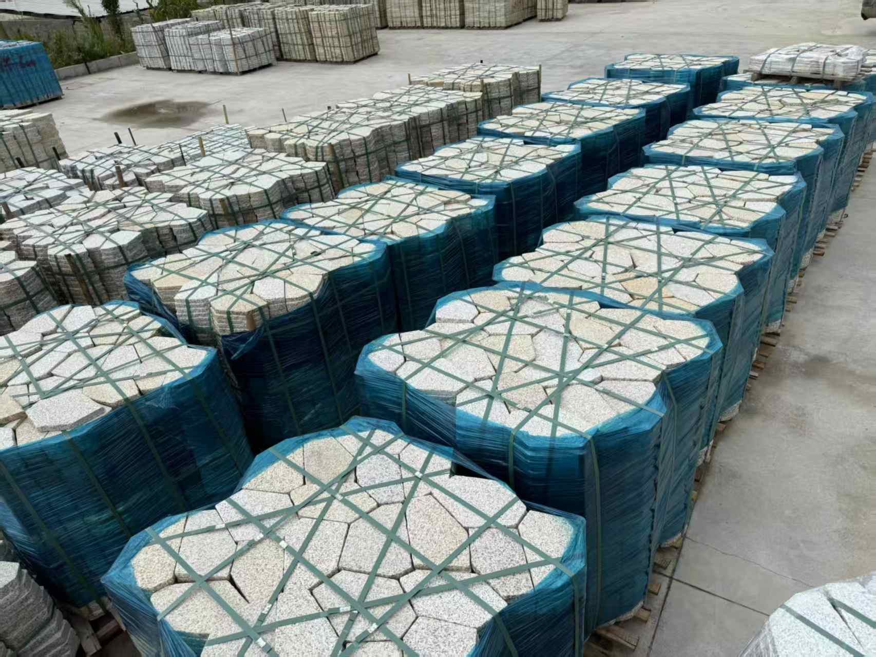辽阳黄金麻冰裂纹 碎拼